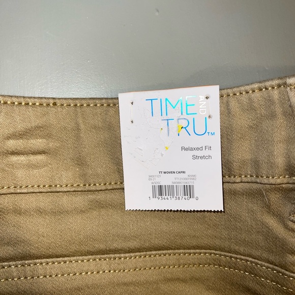 WOMENS CAPRI PANTS (SIZE M, XL AND XXL AVAILABLE) - Picture 3 of 3
